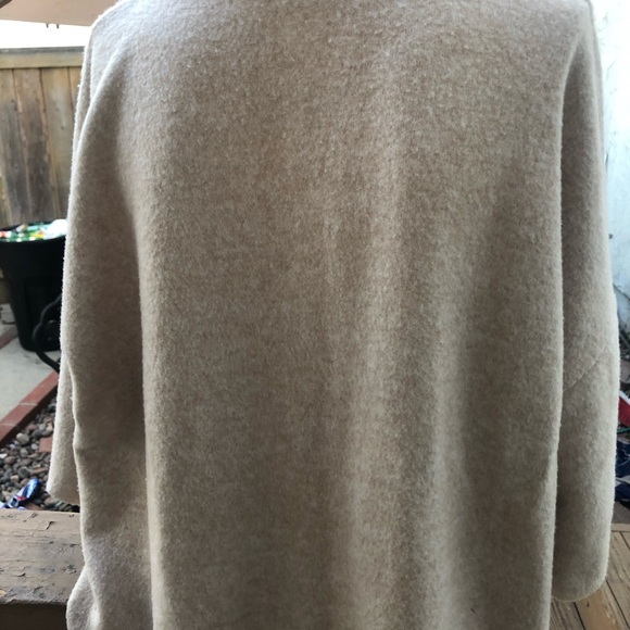Zara sweater - Picture 4 of 4